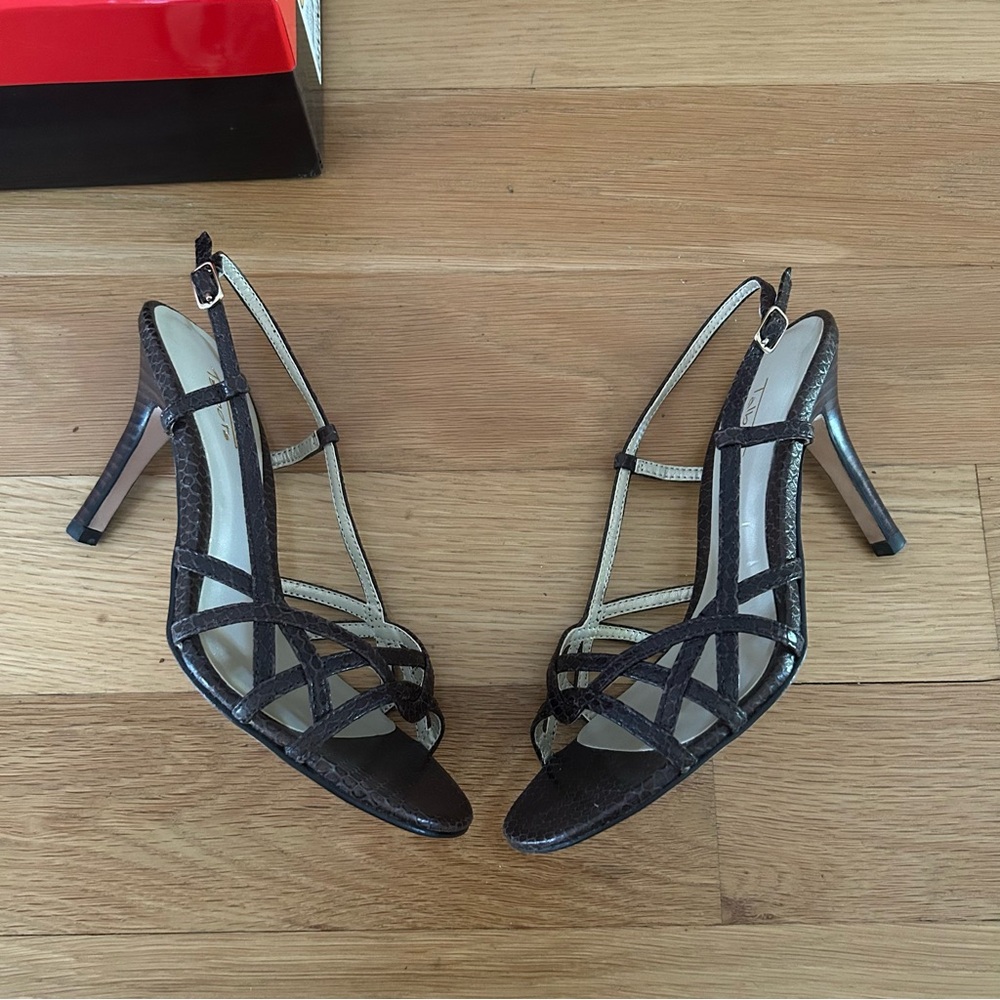 NWT Dark Brown Leather Strappy Heels - Picture 4 of 11
